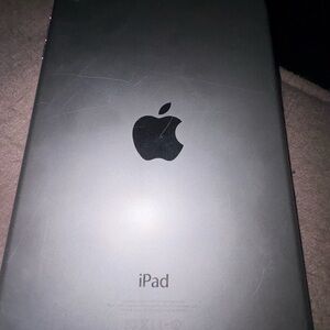 Apple iPad Mini 1st Gen Tablet - Sleek Gray Finish